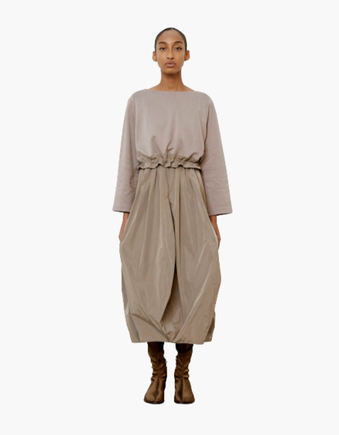 Sudadera cropped con vestido dos piezas "Tortora"