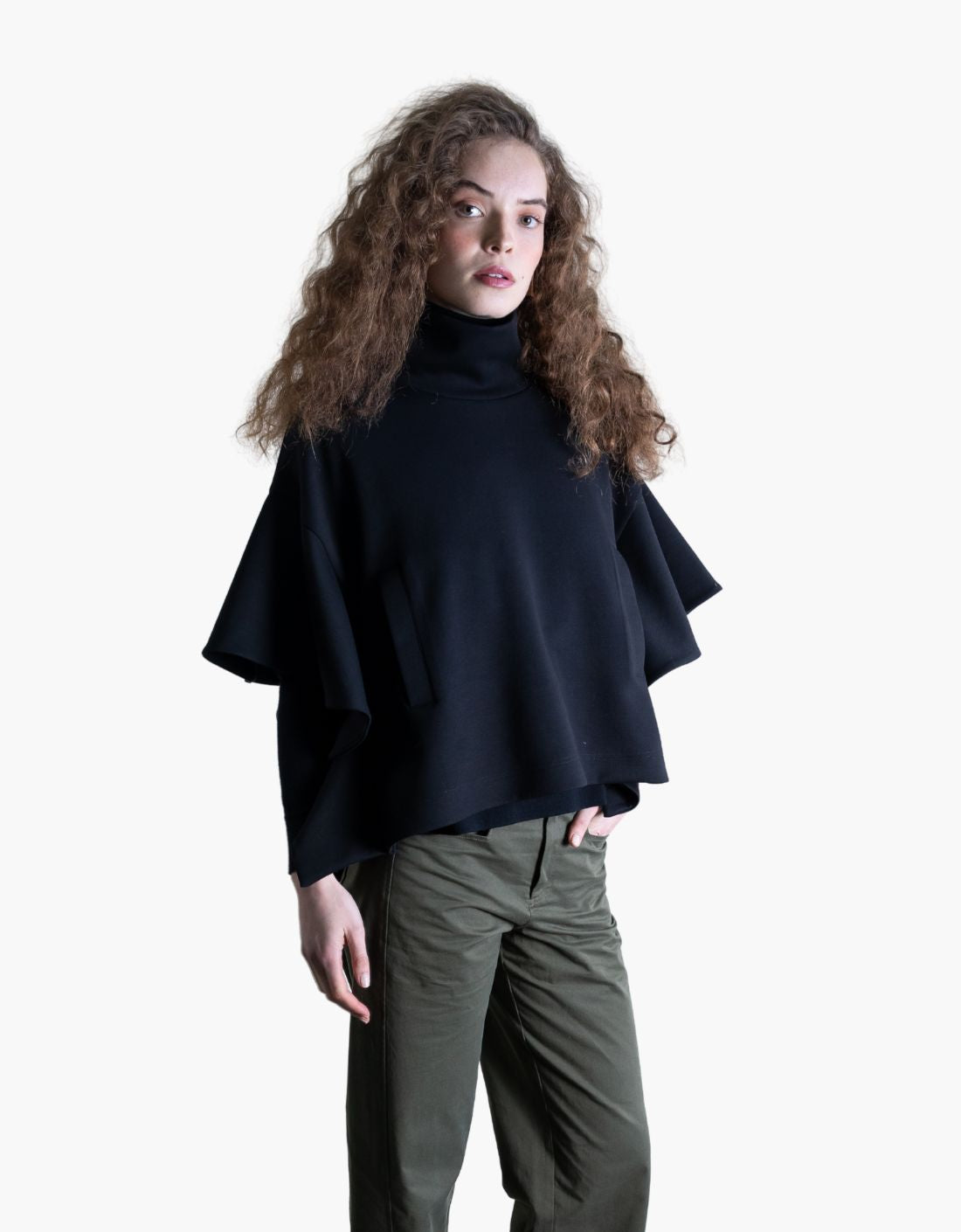 Camiseta poncho cuello alto