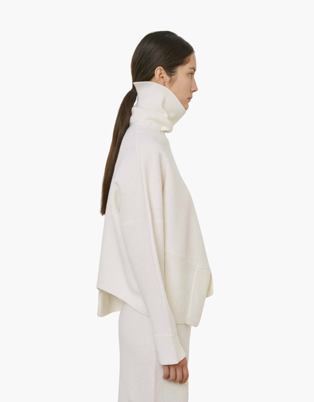 Jersey lana de cuello alto "Glicinia"