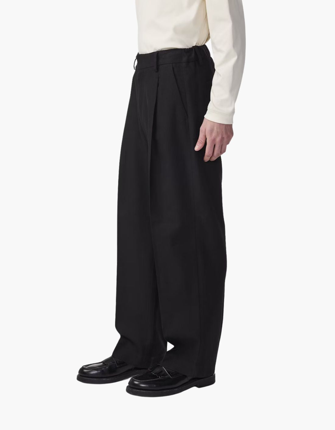 Pantalon de lana corte relajado "Kay"