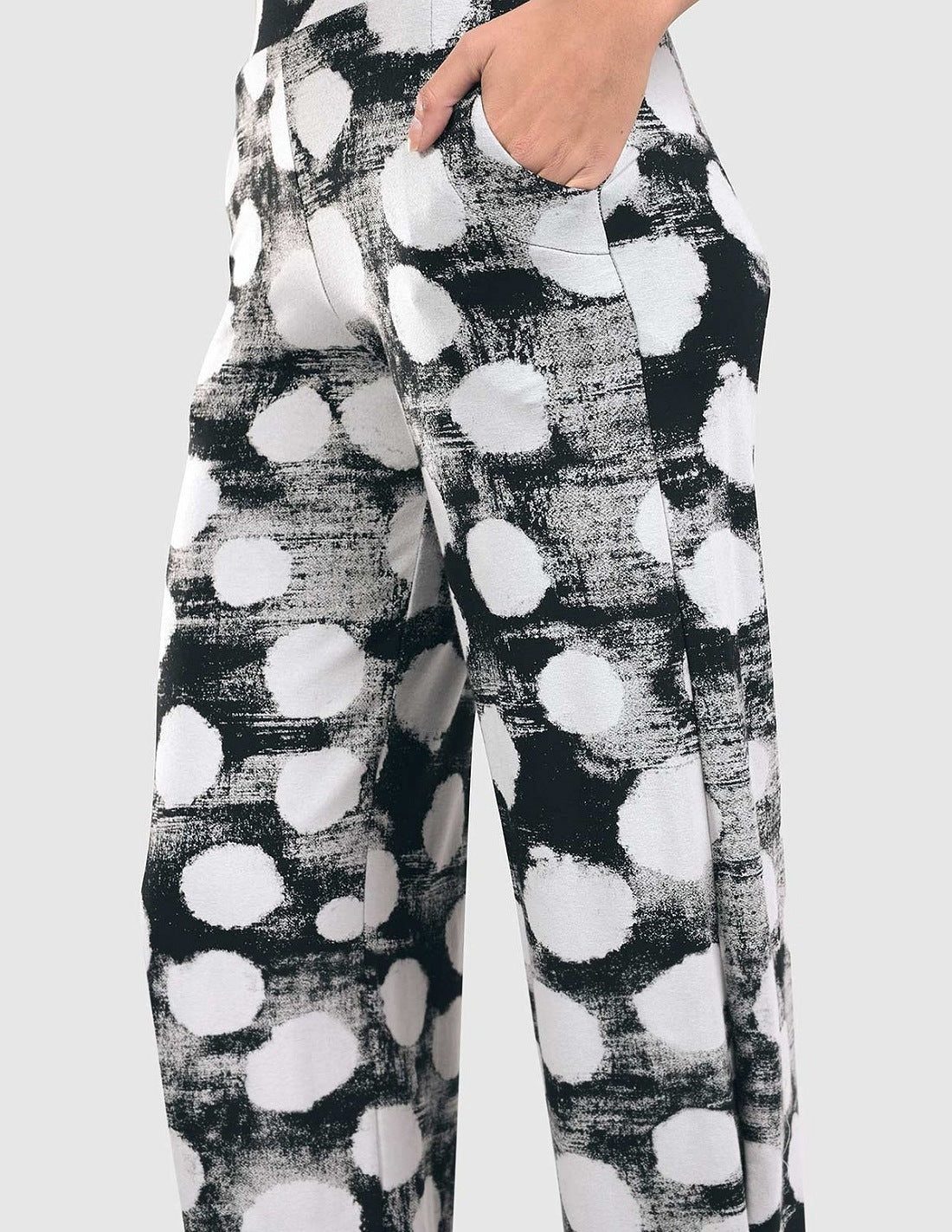 Pantalón gris con nubes